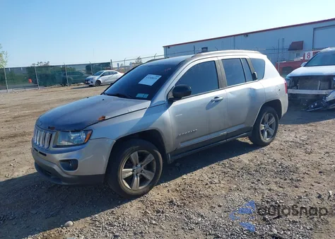 2016 Jeep Compass Sport из США, поврежденный, VIN 1C4NJDBB2GD722937
